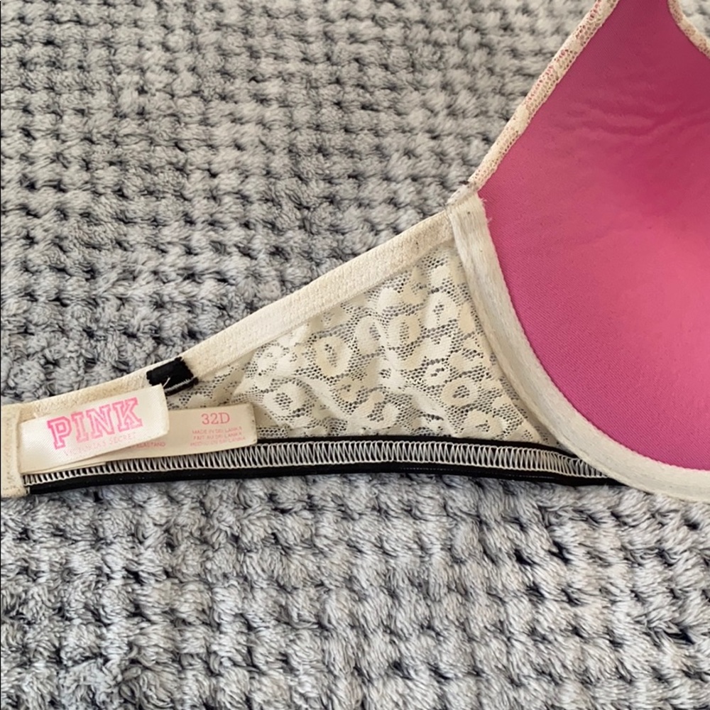 Pink bra - Picture 3 of 3